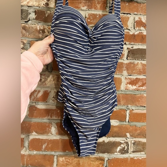 Niptuck Multi Fit Cup Navy Ruched Striped Swimsuit Size 8 - Picture 3 of 11
